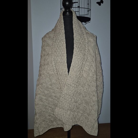 NWT ARAN WOOLEN MILLS Double Wide and Long 100% Merino Wool Scarf/Wrap - Picture 2 of 16